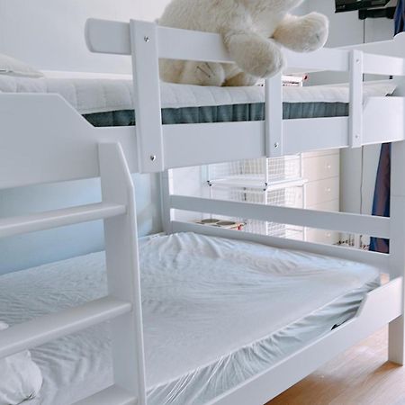 Ruim, Lichtrijk Appartement Met Groot Terras Uitstekend Gelegen In De Panne Luaran gambar