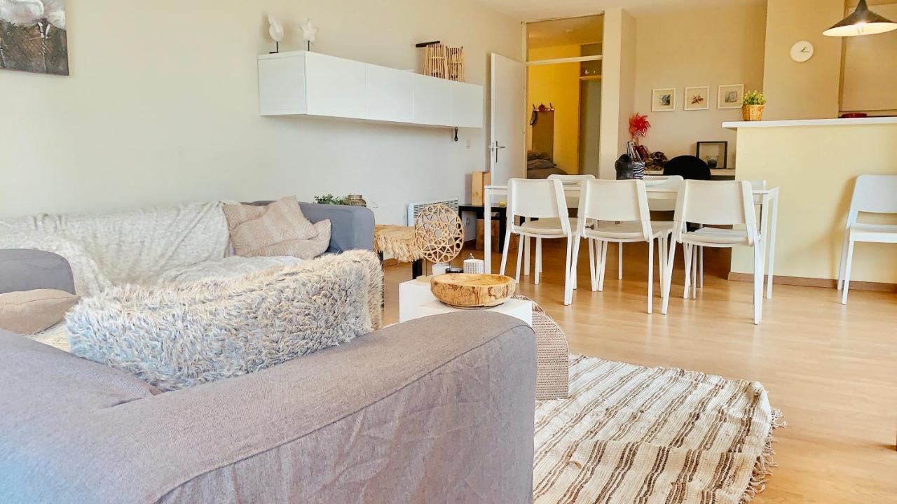 Ruim, Lichtrijk Appartement Met Groot Terras Uitstekend Gelegen In De Panne Luaran gambar