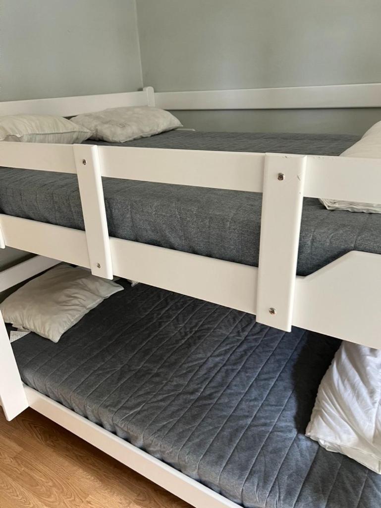 Ruim, Lichtrijk Appartement Met Groot Terras Uitstekend Gelegen In De Panne Luaran gambar